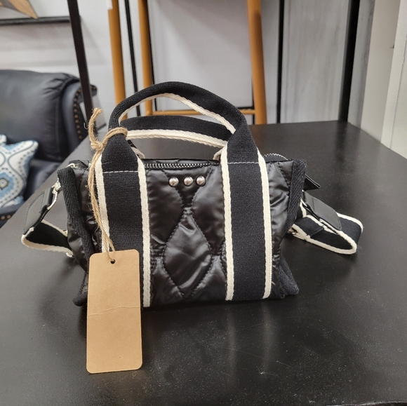 Mini Shiny Patent Black Quilted Crossbody Bag - Picture 6 of 7